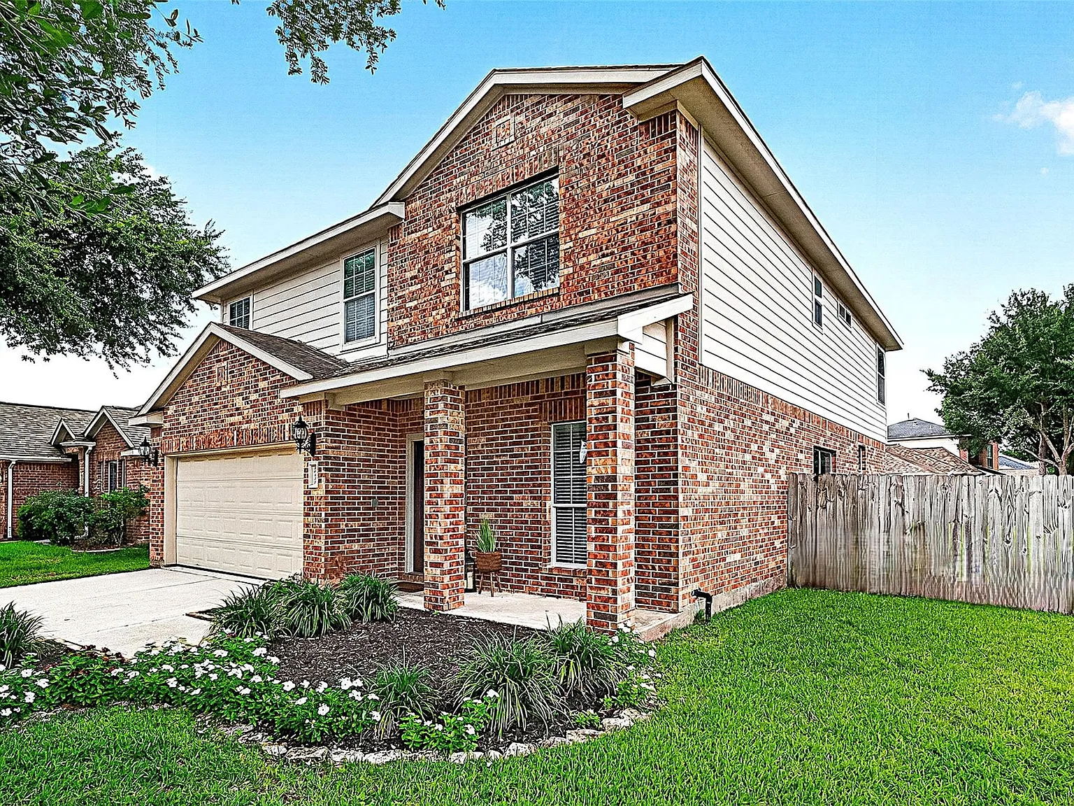 4 bed, 3.5 bath, 2770 sqft, $2,750 — Photo 2