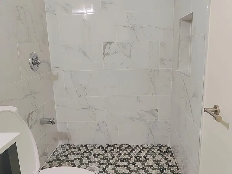 Yale Cir — Photo 3