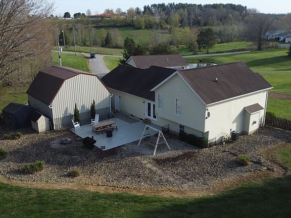 4th image of 330 Wolf Run Rd
