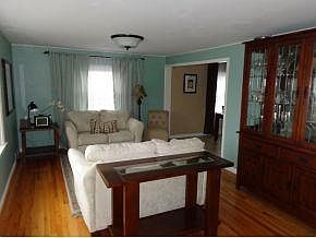 3rd image of 407 Overton St