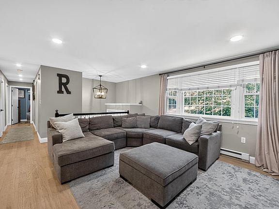 3rd image of 24A Sparhawk Drive