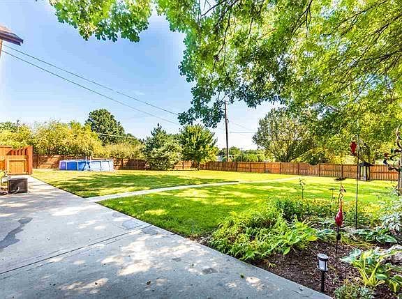 4th image of 1834 Cedar Crest Dr