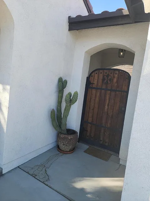 4 bed, 2472 sqft, $3,500 — Photo 3