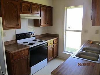 5th image of 4166 Blackstone Dr