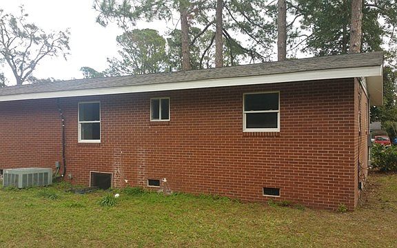 4th image of 3241 Rosewood Ave