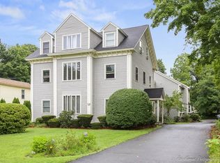 55 High St APT 3, Andover, MA 01810