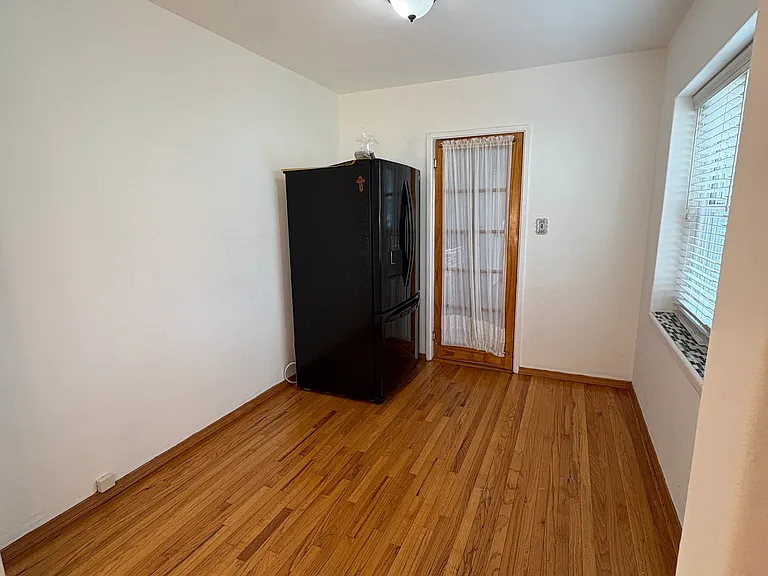 9520 Kennerly St — Photo 7