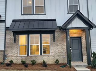 5846 Coulee Ln, Charlotte, NC 28215