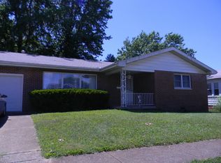 111 S Laurel Ave, Du Quoin, IL 62832