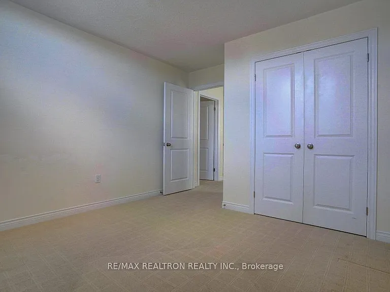 21 Shapland Cres — Photo 16
