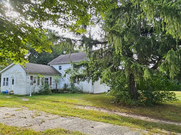 7555 S Sand Rd, Union Mills, IN 46382