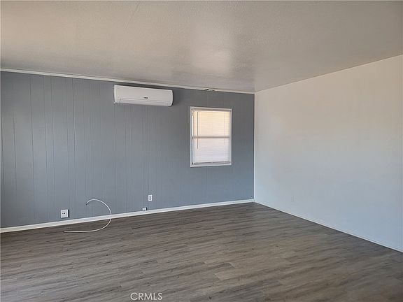 2nd image of 2042 Panamint St