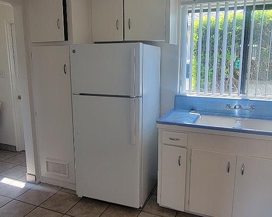 5th image of 468 Davidson St #A