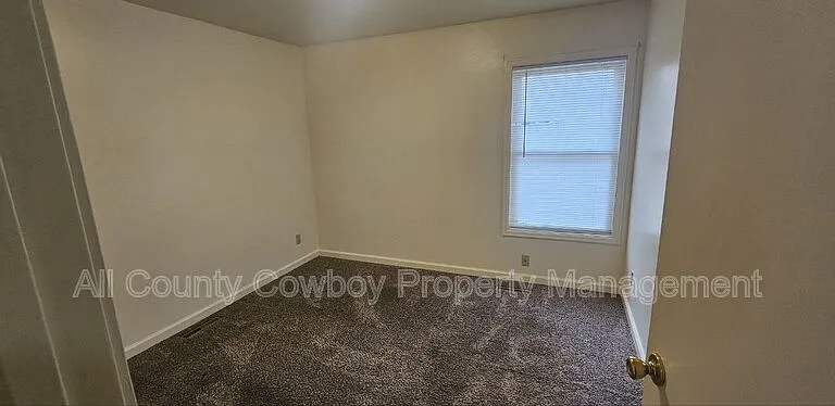 126 S Cribbon Ave — Photo 10