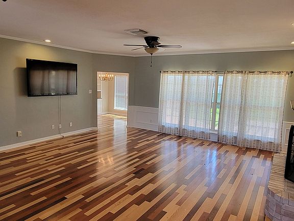 3rd image of 417 W Park Ave