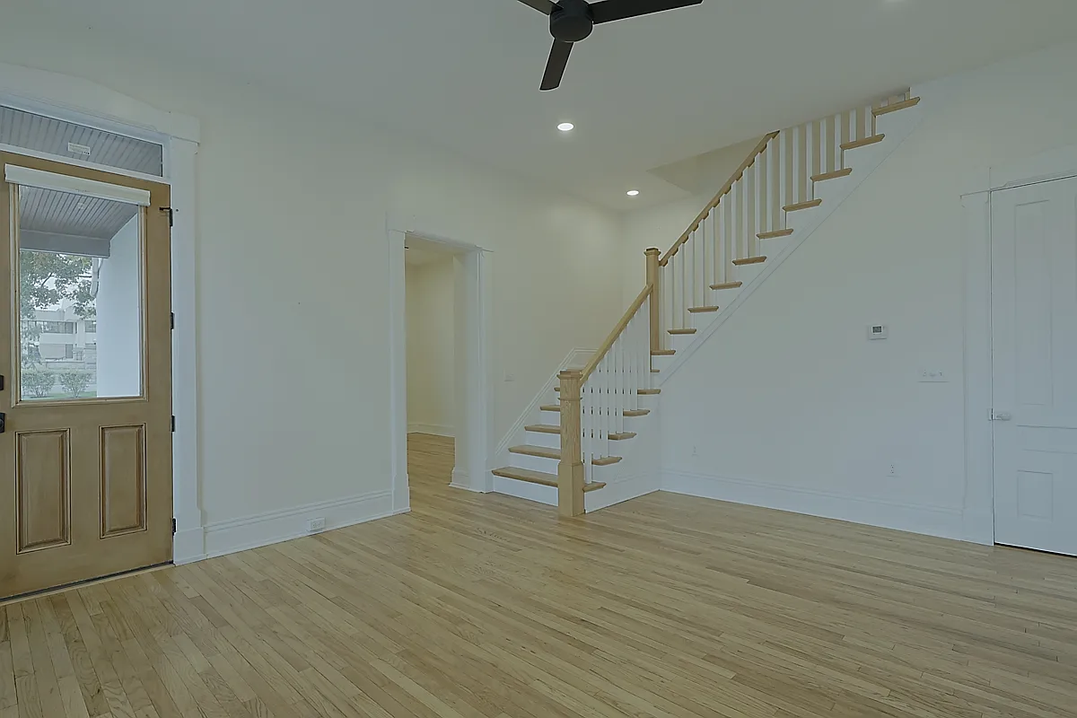 3 bed, 2.5 bath, 2110 sqft, $2,300 — Photo 4