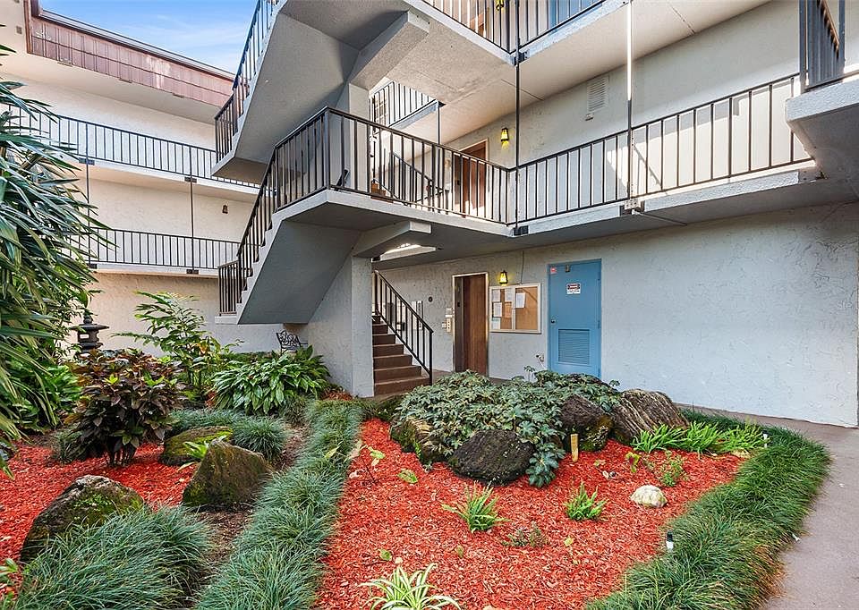 1st image of 333 LAKE HOWARD DRIVE NW #211A
