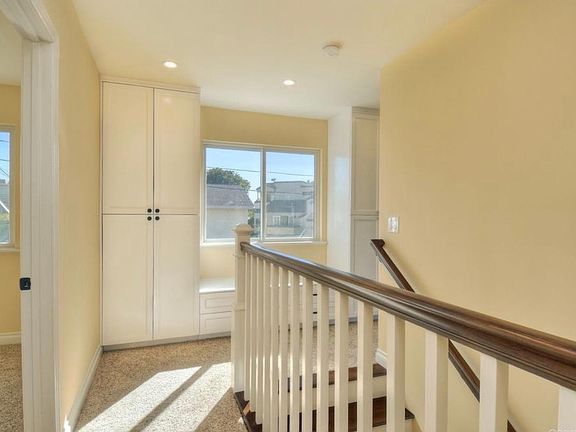 5th image of 1925 Chalcedony St