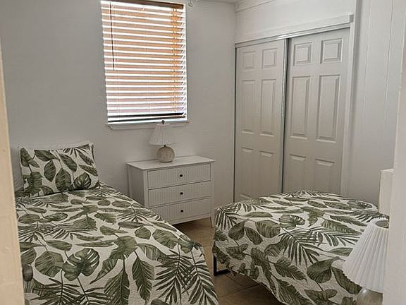 Twin beds 2nd bedroom