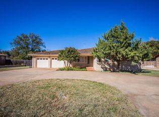 814 W Tennessee St, Floydada, TX 79235
