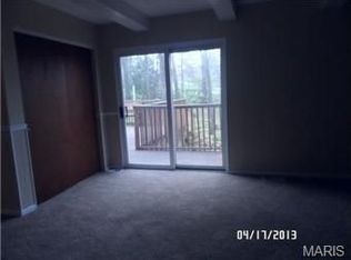 1195 Wicklow Rd, Ballwin, MO 63021