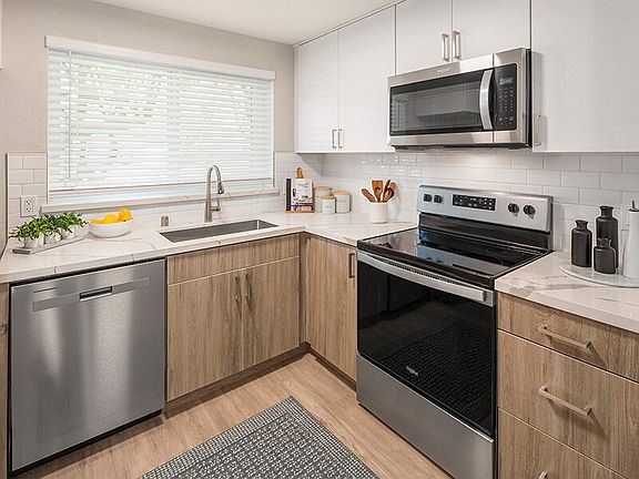 4th image of 14121 SE 177th St #C9693f501