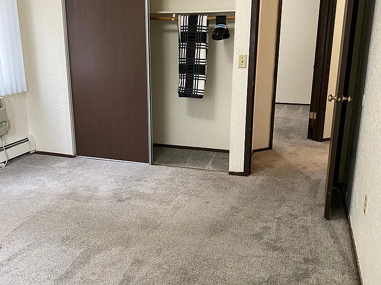 Hazelwood Apartments — Photo 14