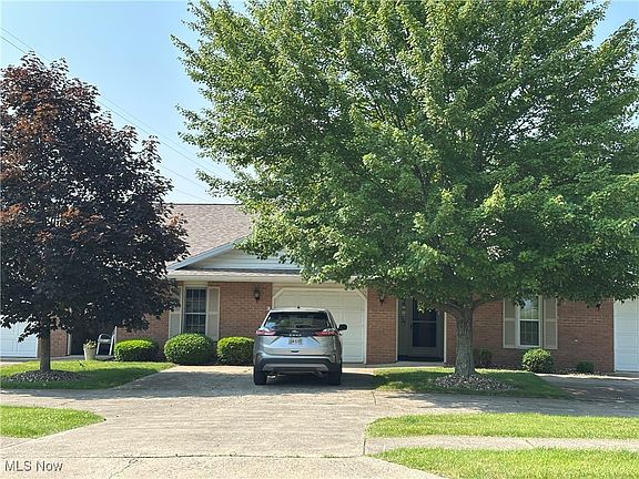 3rd image of 1133 Hillcrest Dr