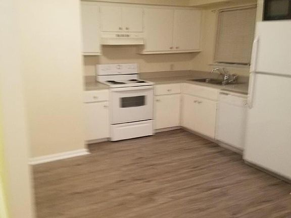2nd image of 515 Mansion St #515