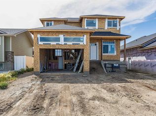918 E Memorial Dr SE, Redcliff, AB T0J2P0