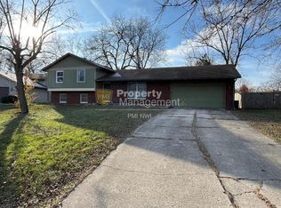 527 Timberwood Ln, Lowell, IN 46356