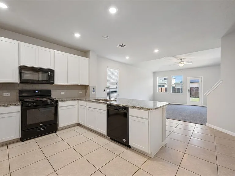 13724 Fallsprings Way — Photo 5