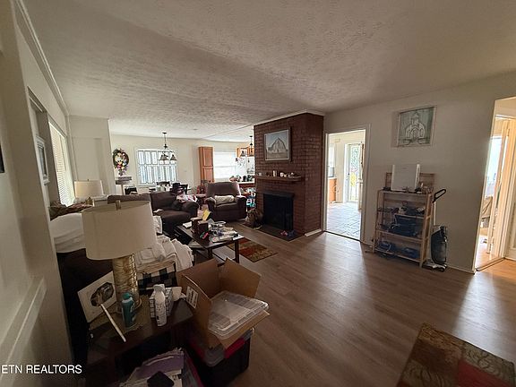 4th image of 102 Victoria Rd