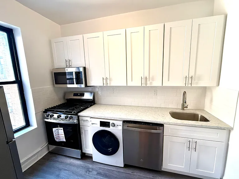 35-14 28th Ave #40 — Photo 13
