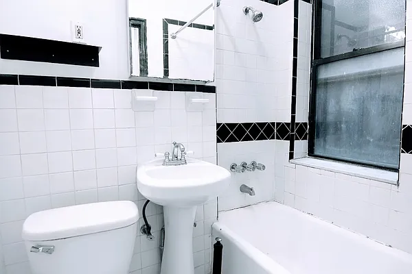 Rented by Voro, LLC | media 17