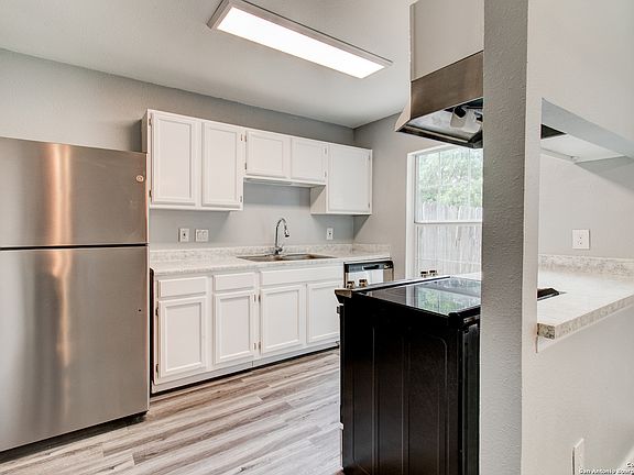 4th image of 9947 Birch Field Dr