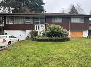 982 Lynn Valley Rd, North Vancouver, BC V7J1Z7