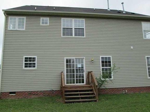 2nd image of 909 Poplar Cove Way