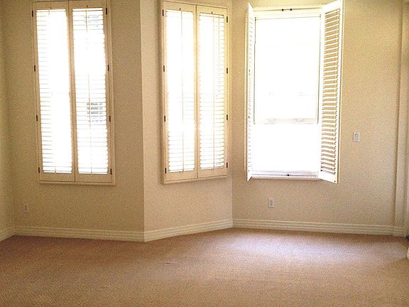 4th image of 655 India St Unit 220