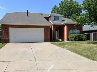 921 Leadville Dr, Arlington, TX 76001