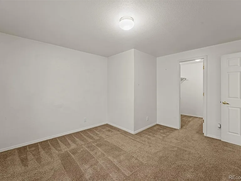 6082 Colony Cir — Photo 19