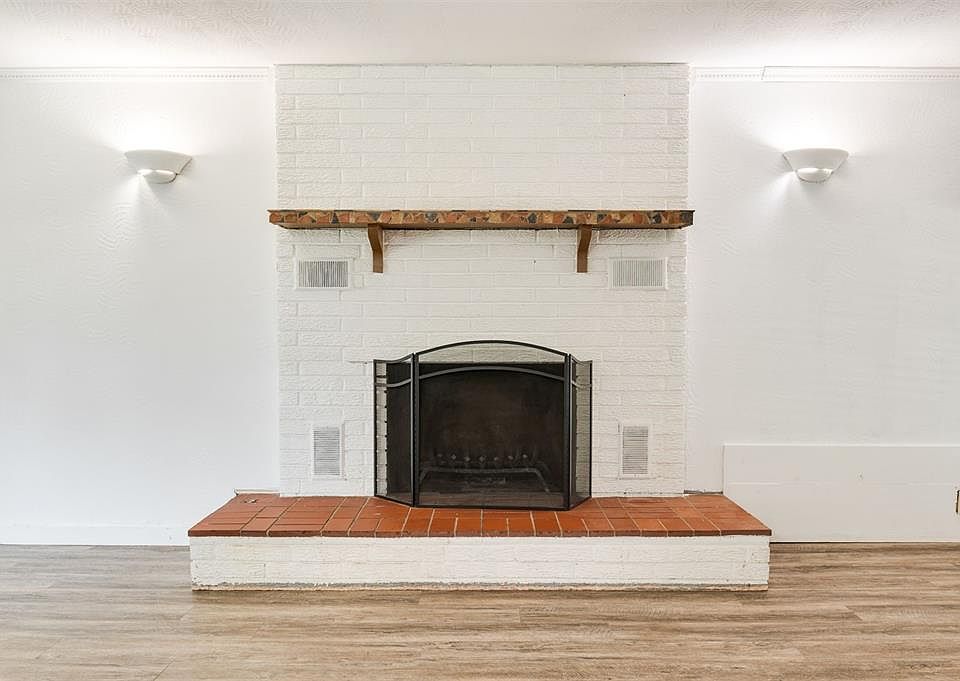 1st image of 4301 N Redmond Ave