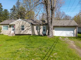 2244 Hammerslea Rd, Orion, MI 48359