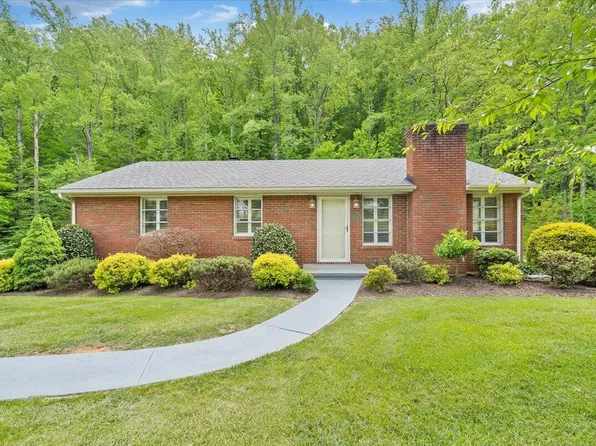 2723 Mountain Pass Rd, Troutville, VA 24175