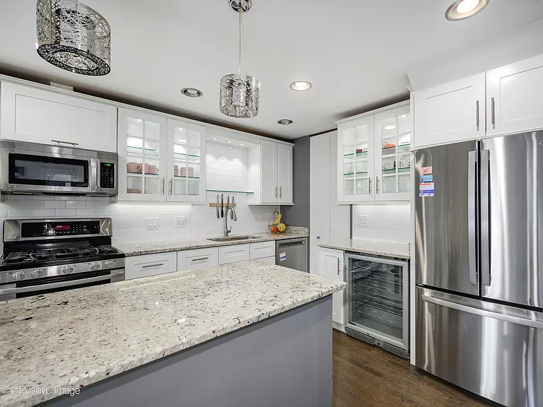 1608 N Larrabee St — Photo 7