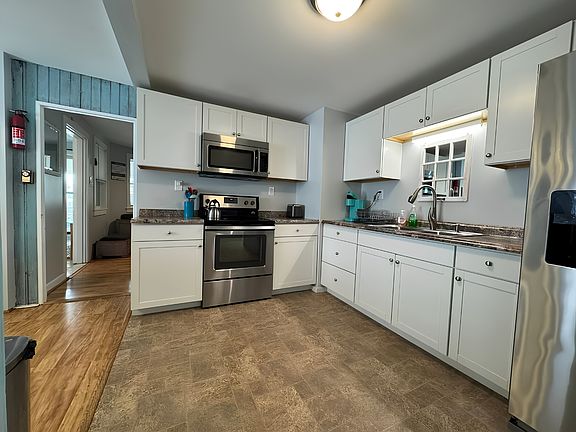 2nd image of 108 W Grand Ave #2