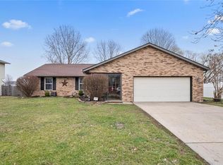 706 Country Meadow Ln, Belleville, IL