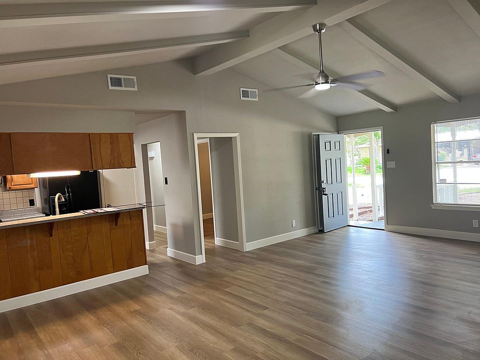 1st image of 7115 Westglade Dr