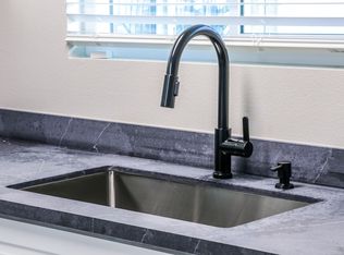 Newly renovated 1b/1b in the heart of North Park (A/C, Washer/ Dryer, Dishwasher, Microwave), San Diego, CA 92116