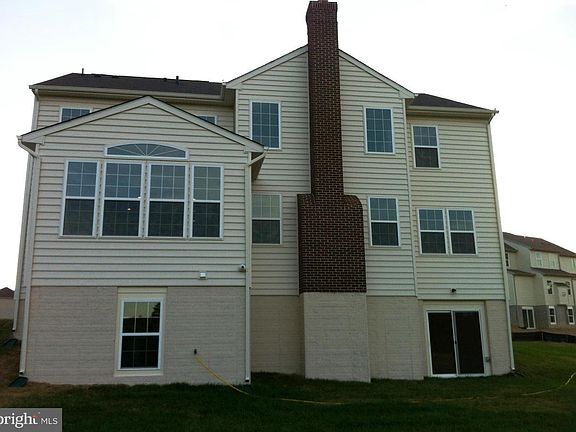2nd image of 415 Lynnehaven Dr